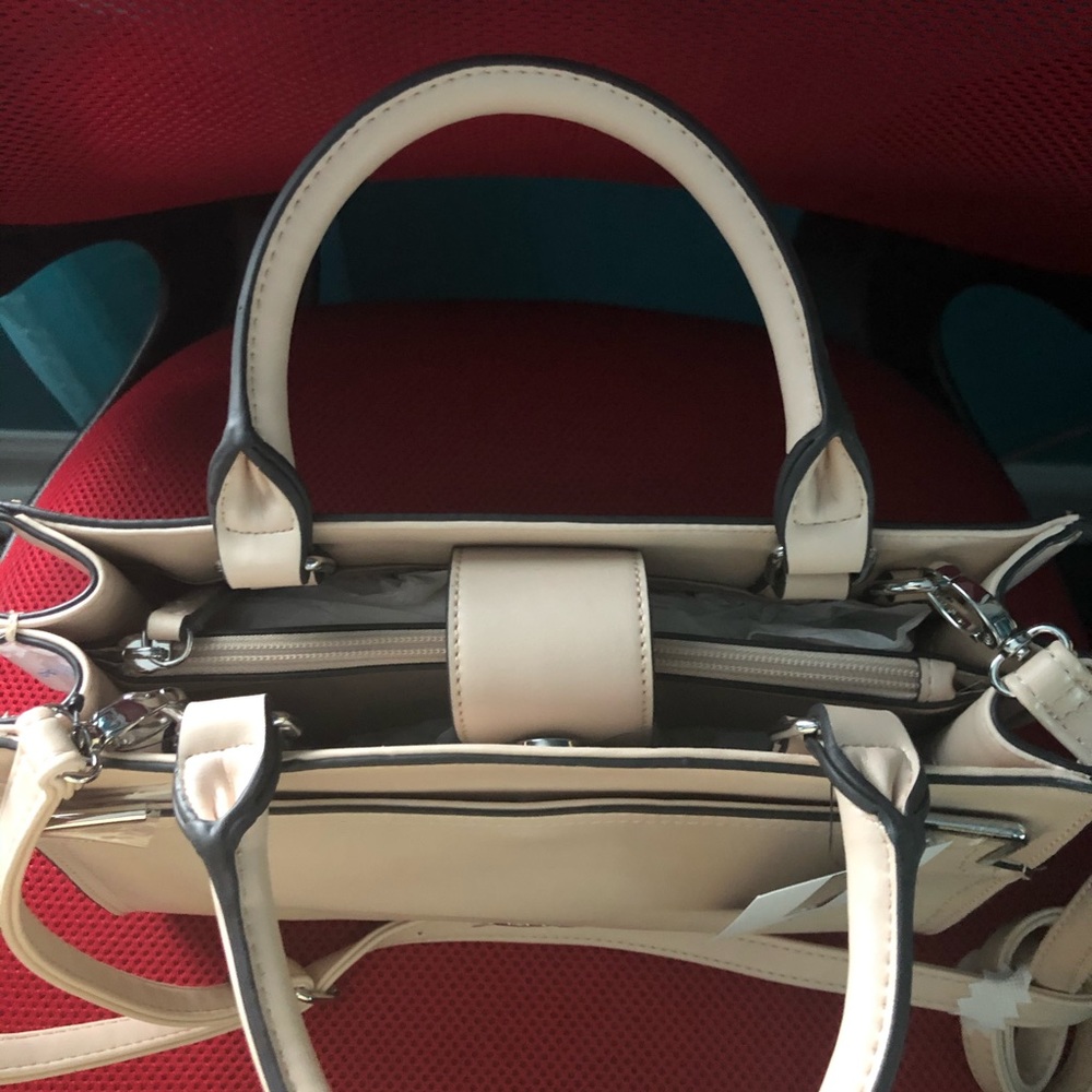 Purse - Picture 2 of 7